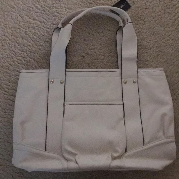 White Purse - Picture 1 of 6